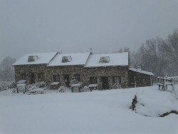 El riesgo por nevadas vuelve hoy a Pirineos y las olas y el viento seguir&aacute;n afectando al norte y el noreste