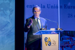 El secretario general iberoamericano: "Europa tiene que apostar m&aacute;s en defensa para no reaccionar tarde"