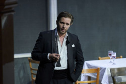 El Teatro Real estrena `Eugenio Oneguin`, la &oacute;pera "&iacute;ntima" de Chaikovski: "Es un manifiesto contra lo oper&iacute;stico"