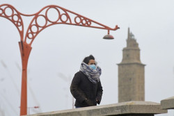 El viento y el fr&iacute;o pondr&aacute;n ma&ntilde;ana en aviso a una quincena de provincias y las temperaturas bajar&aacute;n en la mitad norte
