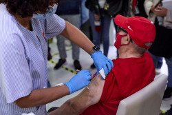  Espa&ntilde;a  el 87,4% de la poblaci&oacute;n ya est&aacute; vacunada