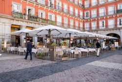  Espa&ntilde;a registra 6.667 nuevos casos y 30 muertes, con la incidencia rozando 100