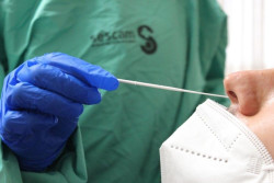 Espa&ntilde;a suma 49.004 casos y 389 muertes con COVID-19, mientras la incidencia baja m&aacute;s de 100 puntos hasta 1.461