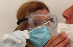  Espa&ntilde;a suma 71.818 casos y 148 muertes, mientras la incidencia en mayores crece 139 puntos hasta 1.135