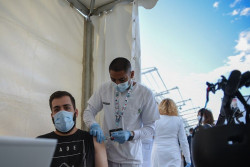  Espa&ntilde;a supera las 1,5 millones de terceras dosis de la vacuna contra la COVID-19