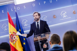 Espinosa de los Monteros deja la direcci&oacute;n de Vox