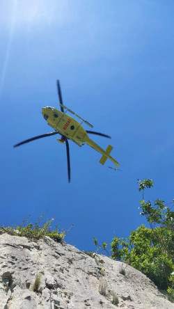 Evacuado en helic&oacute;ptero un hombre de 67 a&ntilde;os que sufri&oacute; un mareo en el Faro del Caballo de Santo&ntilde;a