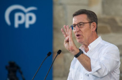 Feij&oacute;o acusa a la -direcci&oacute;n socialista de Correos- de "incompetente" por tardar tanto en poner refuerzos en el voto por correo