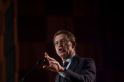 Feij&oacute;o afirma que ha intentado "trazar puentes" con S&aacute;nchez y ha encontrado "descalificaciones y muros"