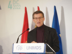 Feij&oacute;o alerta de que S&aacute;nchez se "somete" a ERC y Bildu, y ofrece su mano a los votantes socialistas