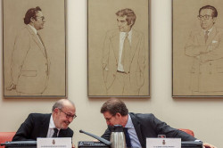 Feij&oacute;o alerta que con S&aacute;nchez cualquier "paso hacia el abismo" es posible tras su Ley de Memoria y derogar la sedici&oacute;n