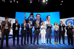 Feij&oacute;o, con Aznar y Rajoy de "referentes", pide remar "juntos" en un PP que "salga a ganar": "Si sumamos, podemos"