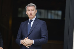 Feij&oacute;o dice que invertir el 2% en defensa es "condici&oacute;n necesaria" y afea a S&aacute;nchez no someterlo al aval del Congreso