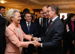 Feij&oacute;o dice que la "inaudita" referencia de S&aacute;nchez a III Reich en la Euroc&aacute;mara preocupa a l&iacute;deres `populares` europeos