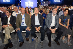 Feij&oacute;o promete un Gobierno para "todos" y rechaza vetos a Vox salvo a Bildu: "Solo hay dos opciones, o S&aacute;nchez o yo"