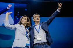 Feij&oacute;o y Ayuso coinciden en sus "ganas de ser &uacute;tiles" a Espa&ntilde;a pero exhiben estilos diferentes al confrontar con S&aacute;nchez