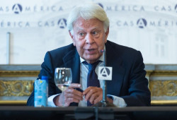 Felipe Gonz&aacute;lez dice que no le "suena bien" el acuerdo con Bildu sobre memoria que afecta a los GAL de su Gobierno