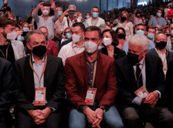 Felipe Gonz&aacute;lez se muestra orgulloso de pertenecer al "r&eacute;gimen del 78": "A mucha honra"