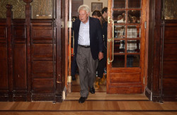 Felipe Gonz&aacute;lez se rebela contra S&aacute;nchez y le dice a las claras que derogar la Sedici&oacute;n es un gran error y que la Ley del Si es s&iacute; hay que corregirla