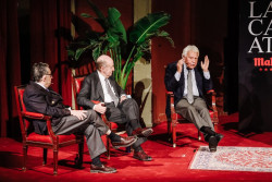 Felipe VI concede el Tois&oacute;n de Oro a Felipe Gonz&aacute;lez y los padres de la Constituci&oacute;n, Miquel Roca y Miguel Herrero