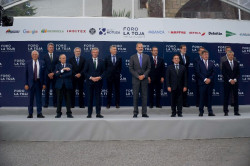 Felipe VI reivindica la OTAN y que la UE asuma "m&aacute;s responsabilidades" en defensa durante la apertura del foro de A Toxa
