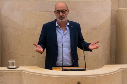 Felisuco le dice a la consejera Mar&aacute; S&aacute;nchez  que la contrataci&oacute;n de David Rebollo dell Tecnol&oacute;gico de Monterrey de M&eacute;xico huele muy mal