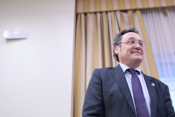 Fiscal general pide a Congreso que no cite   al jefe de Anticorrupci&oacute;n en la comisi&oacute;n de mascarillas por si tiene un golpe de honradez y canta