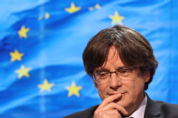 Fiscal&iacute;a, es decir S&aacute;nchez,  recurrir&aacute;  la orden de detenci&oacute;n cursada contra el delincuente Puigdemont  por el juez Llarena