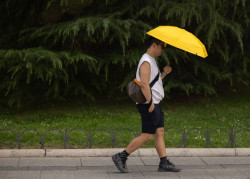 Frentes atl&aacute;nticos dejan avisos por lluvia en en el norte peninsular, mientras que Murcia llegar&aacute; a los 33&ordm;C