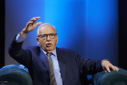 Guerra: tal vez haya llegado el momento de que los socialistas se interroguen sobre si no ser&aacute; el problema el candidato