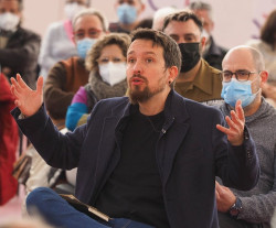 Iglesias lamenta que el PSOE no haya "terminado de entender" que pactar con la derecha es "aceptar caballos de Troya"