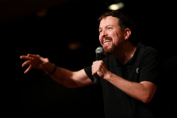 Iglesias lamenta que S&aacute;nchez diga "cosas de derechas" contra Montero para recuperar votantes que se han ido a PP y Vox