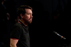 Iglesias le llama a Albares  ministro del PP 