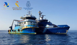 Interceptado en aguas al sur de Canarias un pesquero con tres toneladas de coca&iacute;na