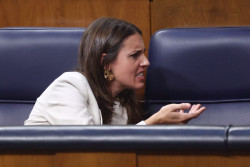 Irene Montero despu&eacute;s del esc&aacute;ndalo de proponer sexo a los ni&ntilde;os  acusa a la derecha, una mujer ins&oacute;lita