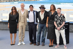 Johnny Depp se estrena como director tras 30 a&ntilde;os: "He atravesado cosas que se han convertido en un culebr&oacute;n"