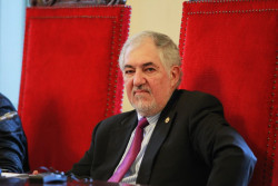 Jueces y fiscales progresistas celebran que con Conde-Pumpido como presidente vuelve la "normalidad" al TC