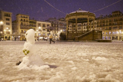 La AEMET ve "bastante probable" que el anticicl&oacute;n se imponga ma&ntilde;ana y remita el episodio invernal