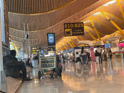 La Comunidad de Madrid carga contra las "pol&iacute;ticas inhumanas" del Gobierno con los sin techo en Barajas y pide a Aena un censo