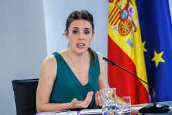La comunista Montero est&aacute; "preocupada" por la tramitaci&oacute;n de la ley `solo s&iacute; es s&iacute;`
