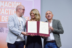 La comunista Yolanda D&iacute;az firma con sindicatos el Estatuto del Becario