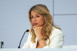 La comunista Yolanda D&iacute;az sigue amenazando a  S&aacute;nchez pero no abandona la "poltrona"