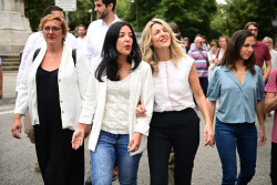 La comunista,Diaz, que lidera el Movimiento Comunista de Sumar garantiza un gobierno "sin ruido" con PSOE y reitera que no vet&oacute; a Montero en las listas
