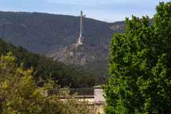 La cruz, los monjes y el culto se mantendr&aacute;n en el Valle de los Ca&iacute;dos tras su resignificaci&oacute;n, seg&uacute;n Iglesia y Gobierno