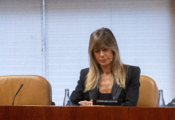 La defensa de Bego&ntilde;a G&oacute;mez pide al juez que archive la causa mientras que las acusaciones piden la testifical de S&aacute;nchez