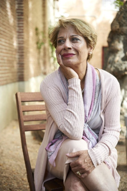La escritora iran&iacute; Parinoush Saniee: "Esta lucha va a seguir hasta que el r&eacute;gimen no pueda m&aacute;s"