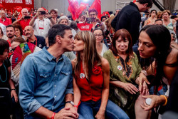 La Fiscal&iacute;a, abogado de Pedro S&aacute;nchez, vuelve a recurrir que declare horas antes de que el juez acuda a Moncloa