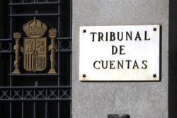 La Fiscal&iacute;a rebaja de 9,5 a 3,4 millones los fondos desviado por excargos del Govern para la acci&oacute;n exterior y el 1-O