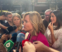 La gran mentirosa del gobierno, Alegr&iacute;a, asegura que los modelos de las PAU "est&aacute;n en marcha" y pide tranquilidad a los alumnos