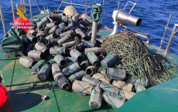 La Guardia Civil interviene 195 pulperas y libera 77 ejemplares en una operaci&oacute;n contra la pesca furtiva en Ori&oacute;n